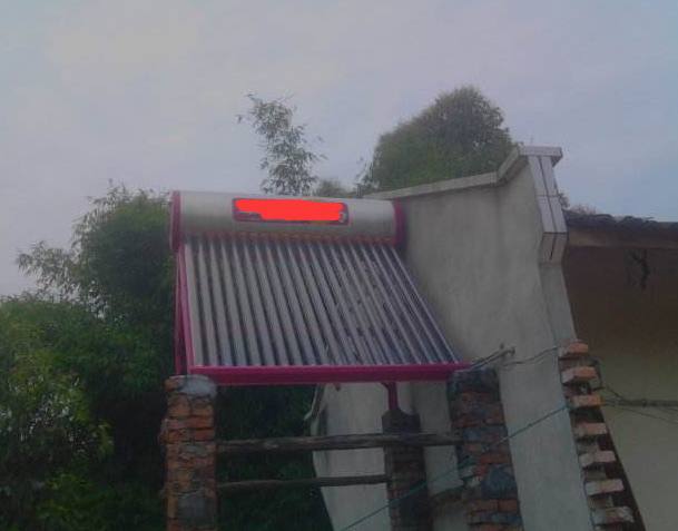 太陽(yáng)能熱水器萬(wàn)萬(wàn)要這樣裝，才能防雷，提高安全性