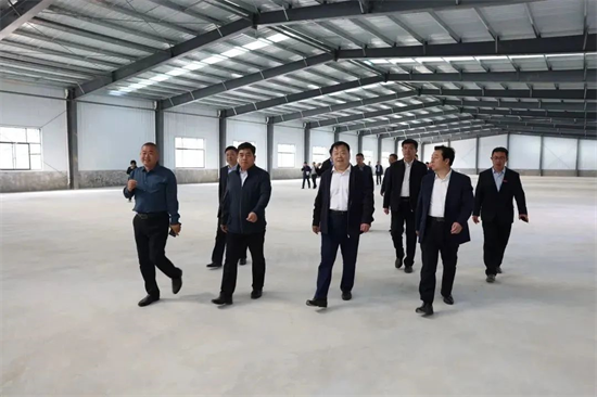 魯信集團(tuán)赴曹縣開(kāi)展公益慈善活動(dòng)